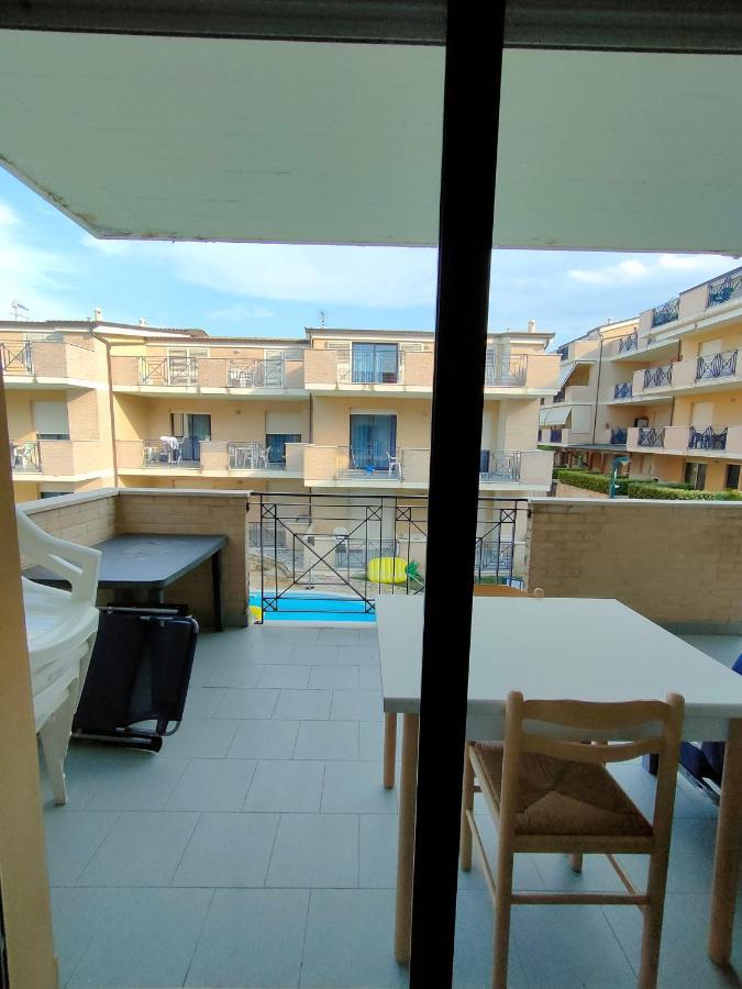 Appartamento Con Piscina Green Bay Village Pineto Exterior photo